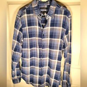 Banana Republic men's flannel button down shirt.  Grant Fit Large.